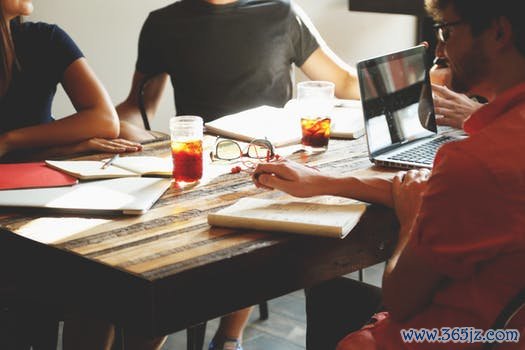 people-coffee-tea-meeting.jpg